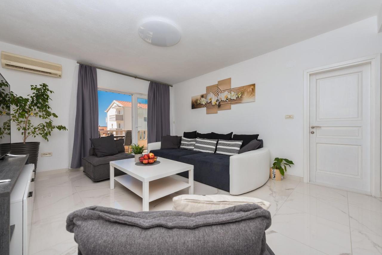 Apartment Sole Mio -Sea View Makarska Exterior foto